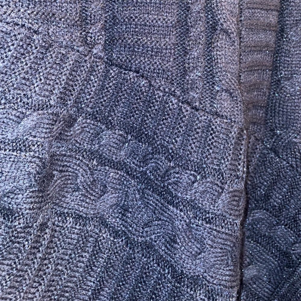 Sweater - Picture 5 of 11